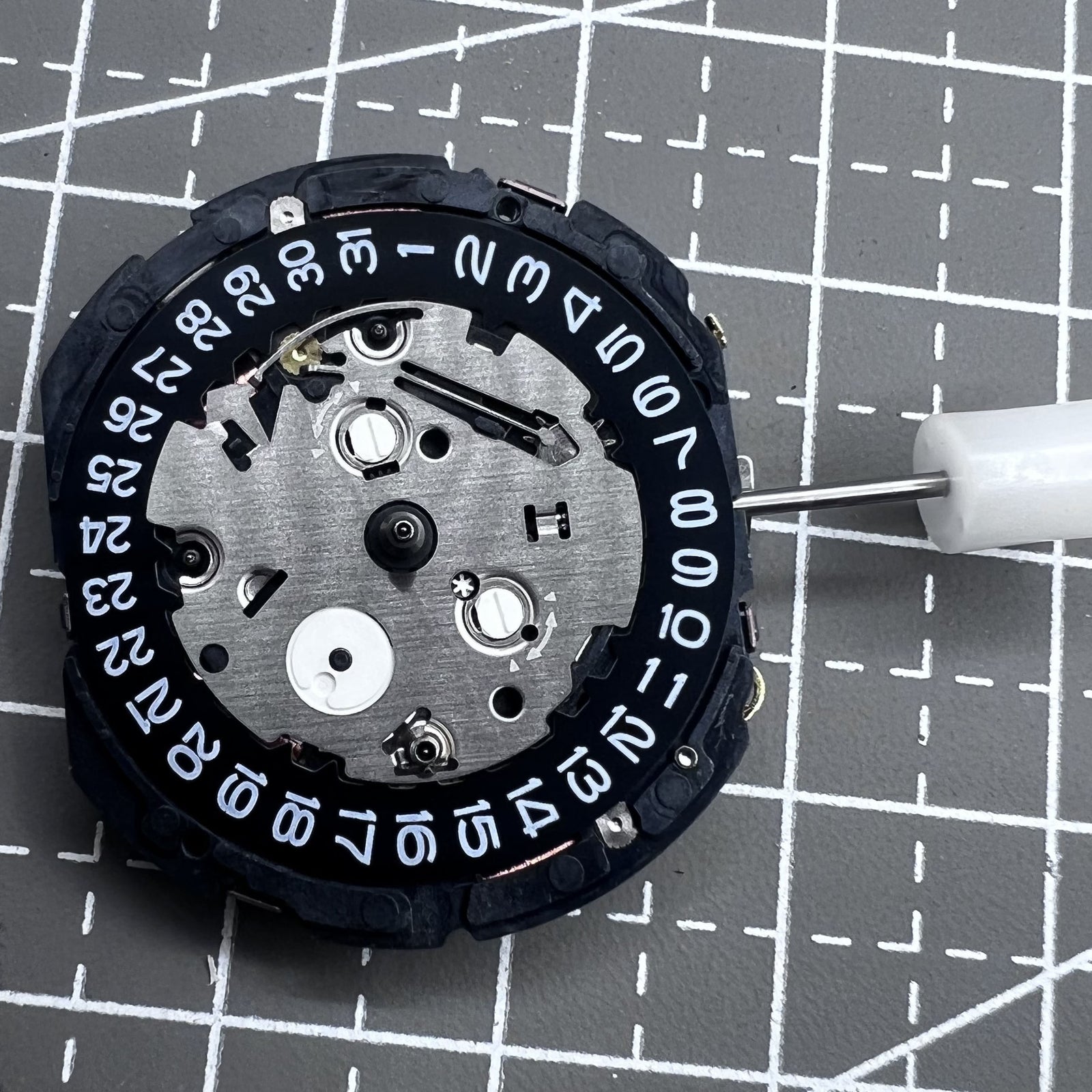 Seiko Quartz 7T92A watch movement, high-precision Japanese craftsmanship for reliable timekeeping.