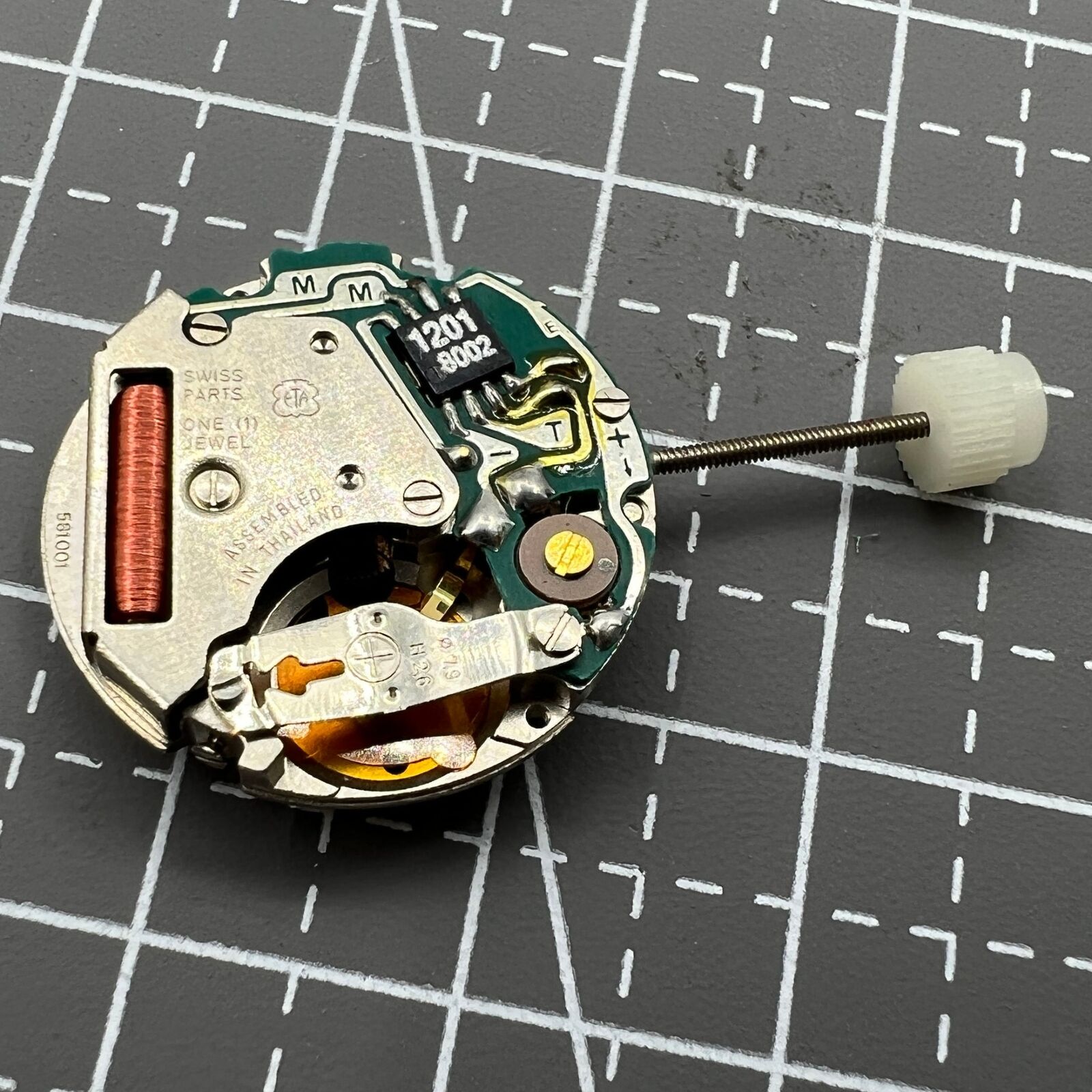 ETA 581.001 Swiss quartz watch movement with 2 hands, precise replacement for fine timepieces.