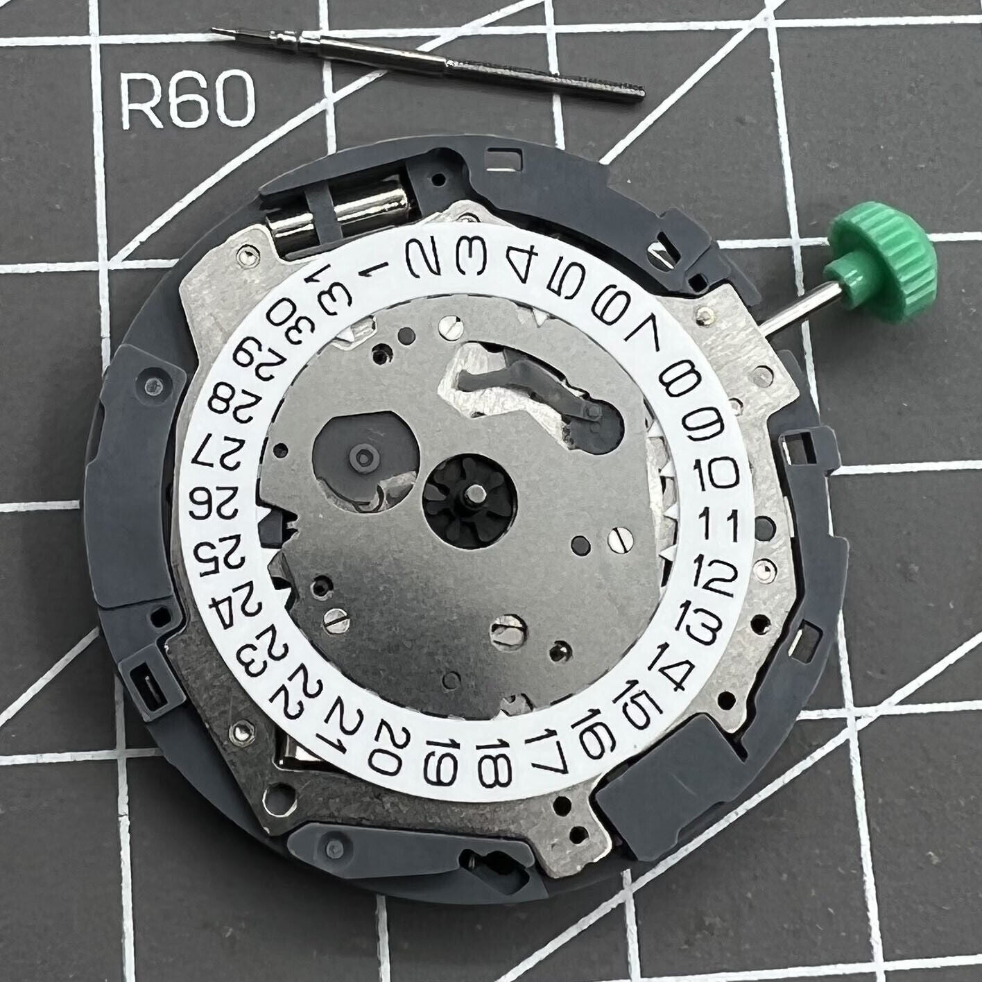 Mouvement à quartz Miyota 0T45 OT45 fabriqué au Japon, date à 3 heures
