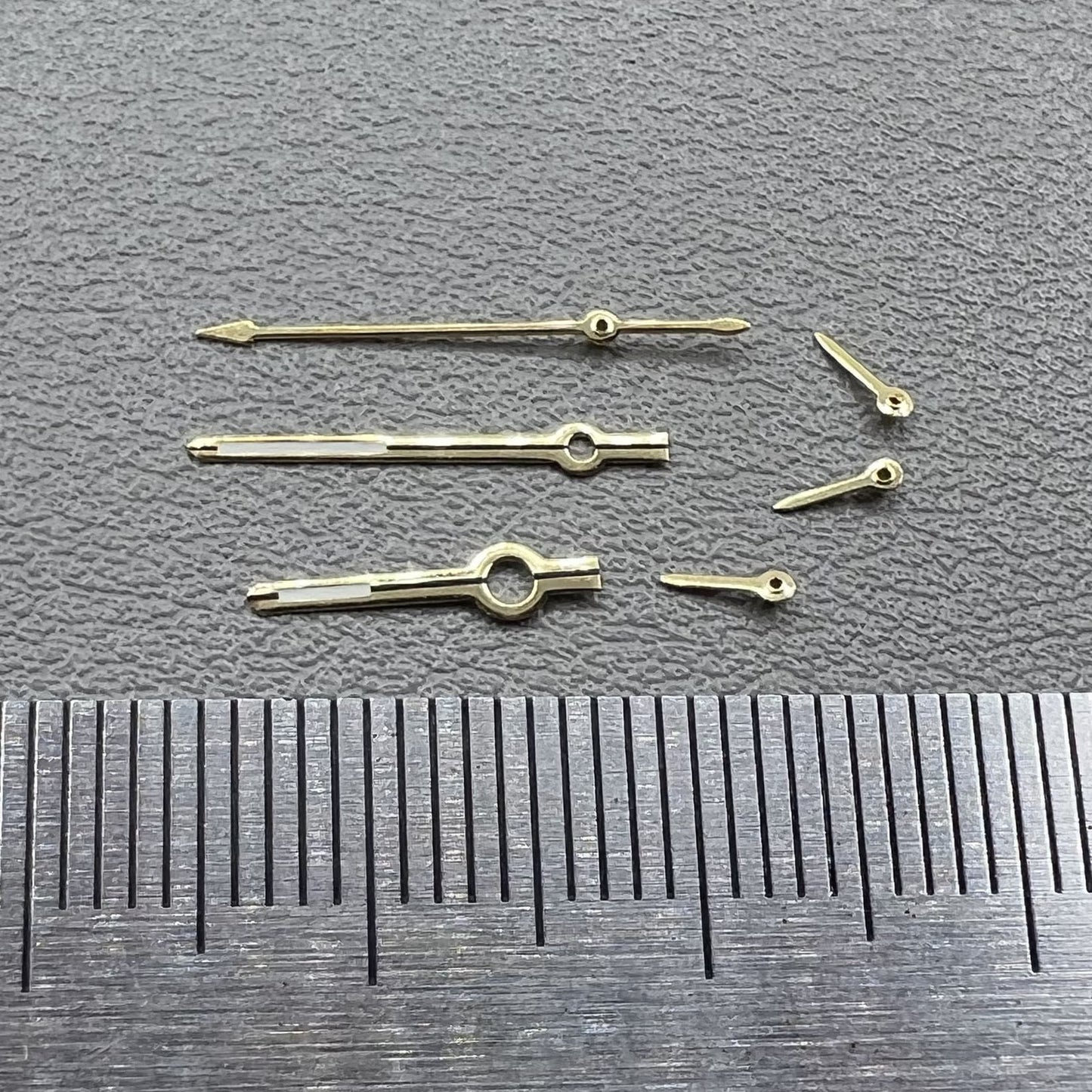 Vintage Uhrenzeiger 13.5mm gr�n leuchtend mit goldrand, 6 Zeiger f�r VK63 Uhrwerk von Uhrenmarke.