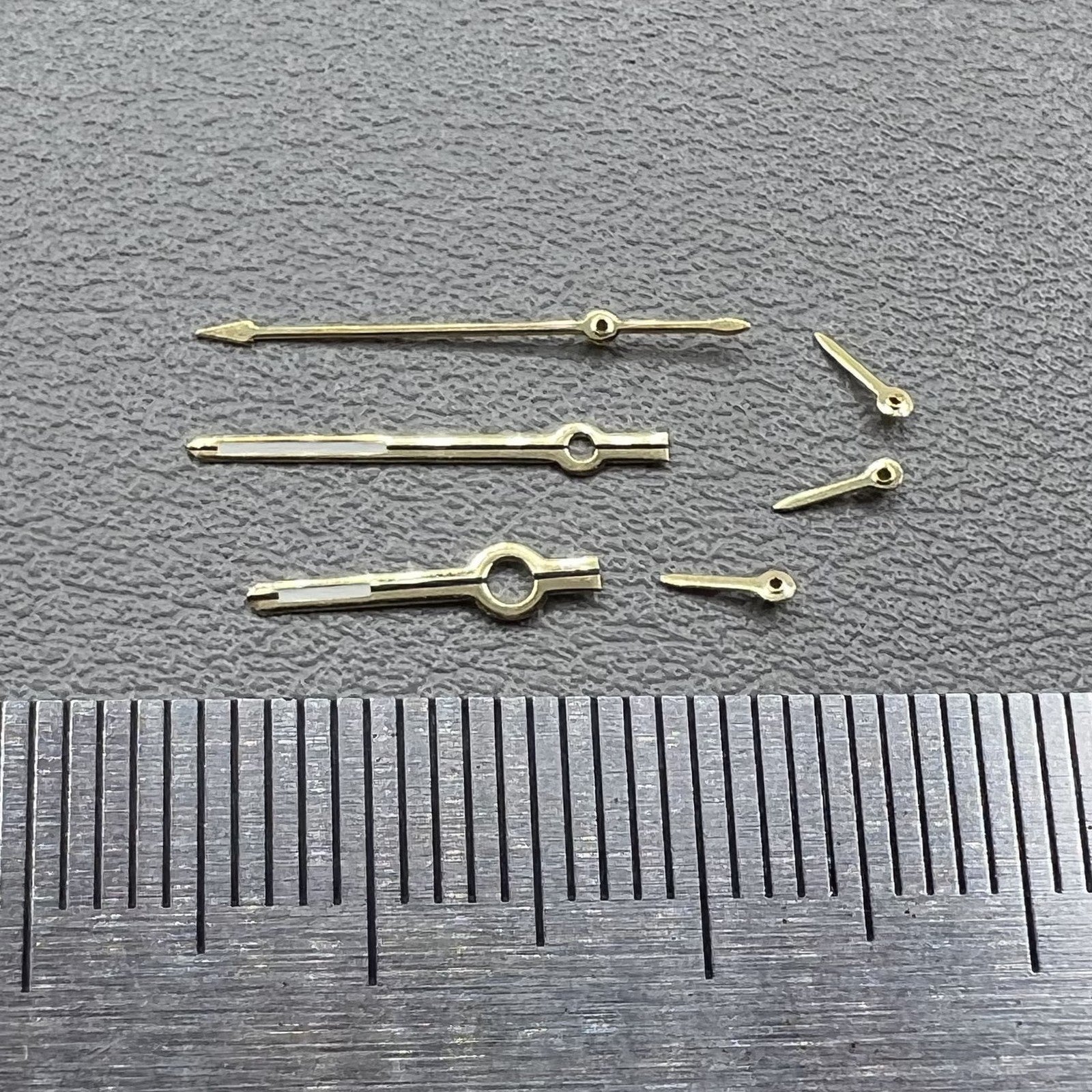 Vintage Uhrenzeiger 13.5mm gr�n leuchtend mit goldrand, 6 Zeiger f�r VK63 Uhrwerk von Uhrenmarke.