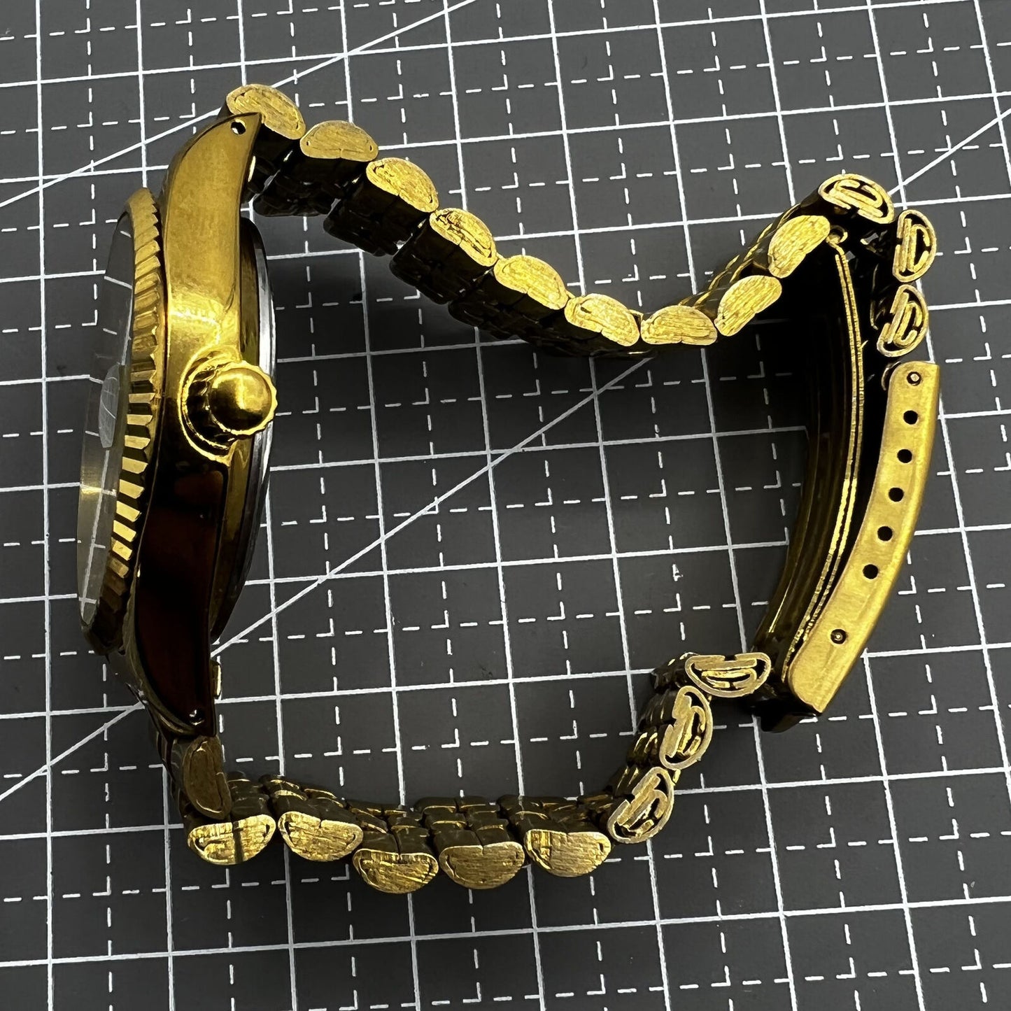 38mm Wudang Steel mechanical watch with golden dial, single calendar, 17 jewels, elegant style for watch enthusiasts.