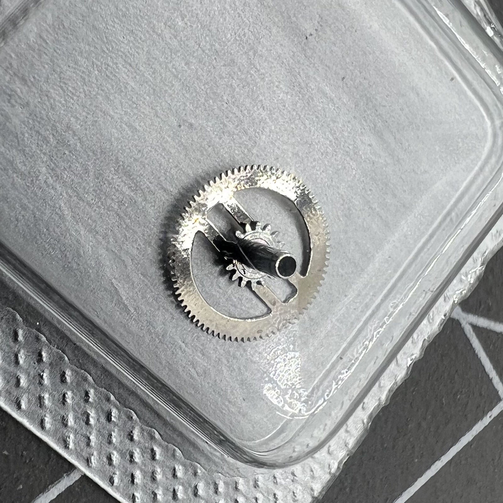 Cannon pinion with driving wheel set for ETA2824/2836 watch movement, precision fit.