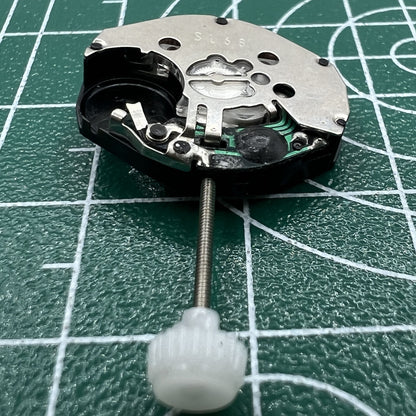 Sunon SL68 quartz watch movement with 3 hands, ideal for precise timekeeping in watch repairs.