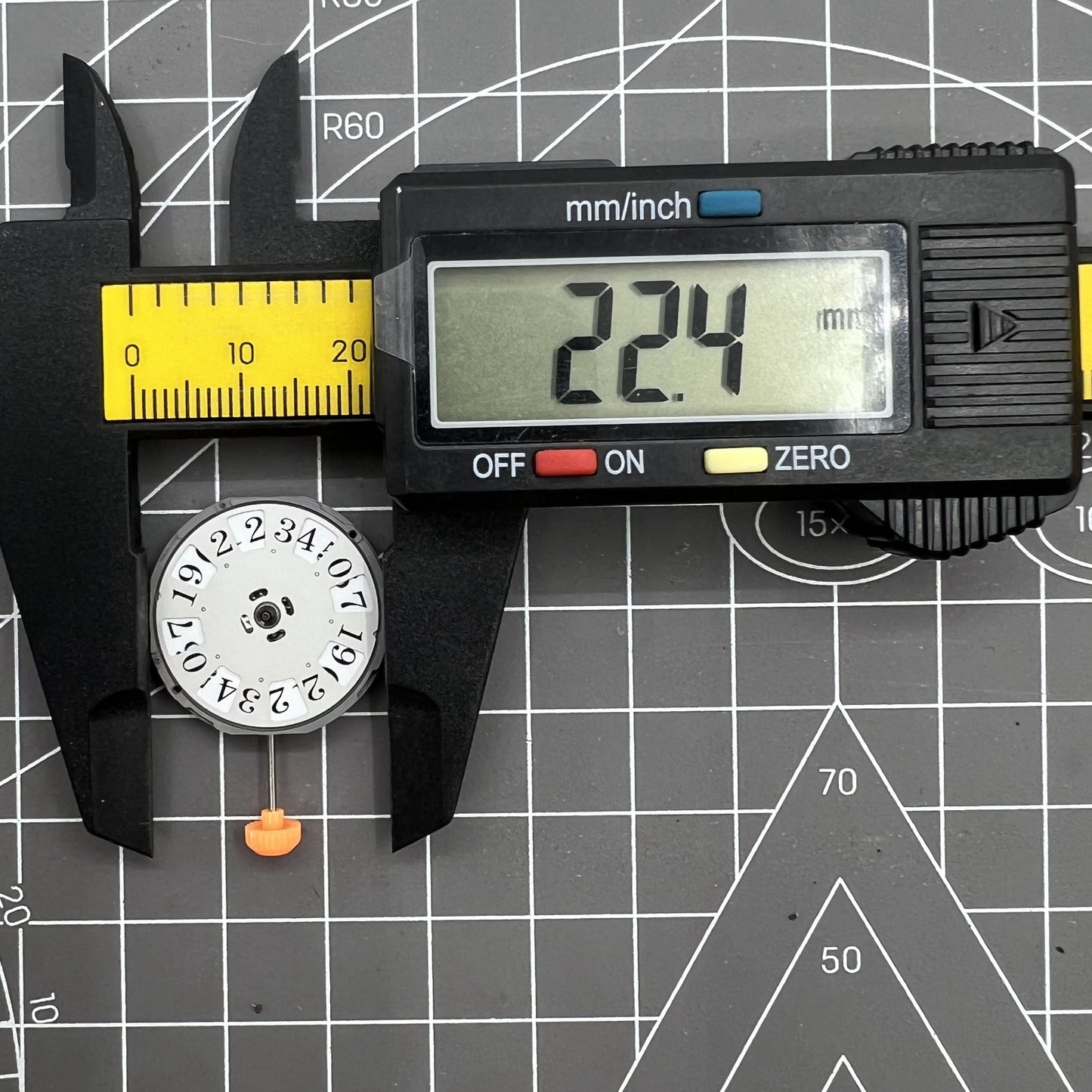 Miyota 1M52 quartz movement watch with date at 12 o'clock and three hands for precise timekeeping
