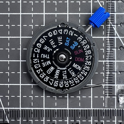 Seiko NH36A mechanisches Uhrwerk mit schwarzer Wochentaganzeige und Krone bei 3 Uhr - hochwertiges Uhrenzubeh�r.