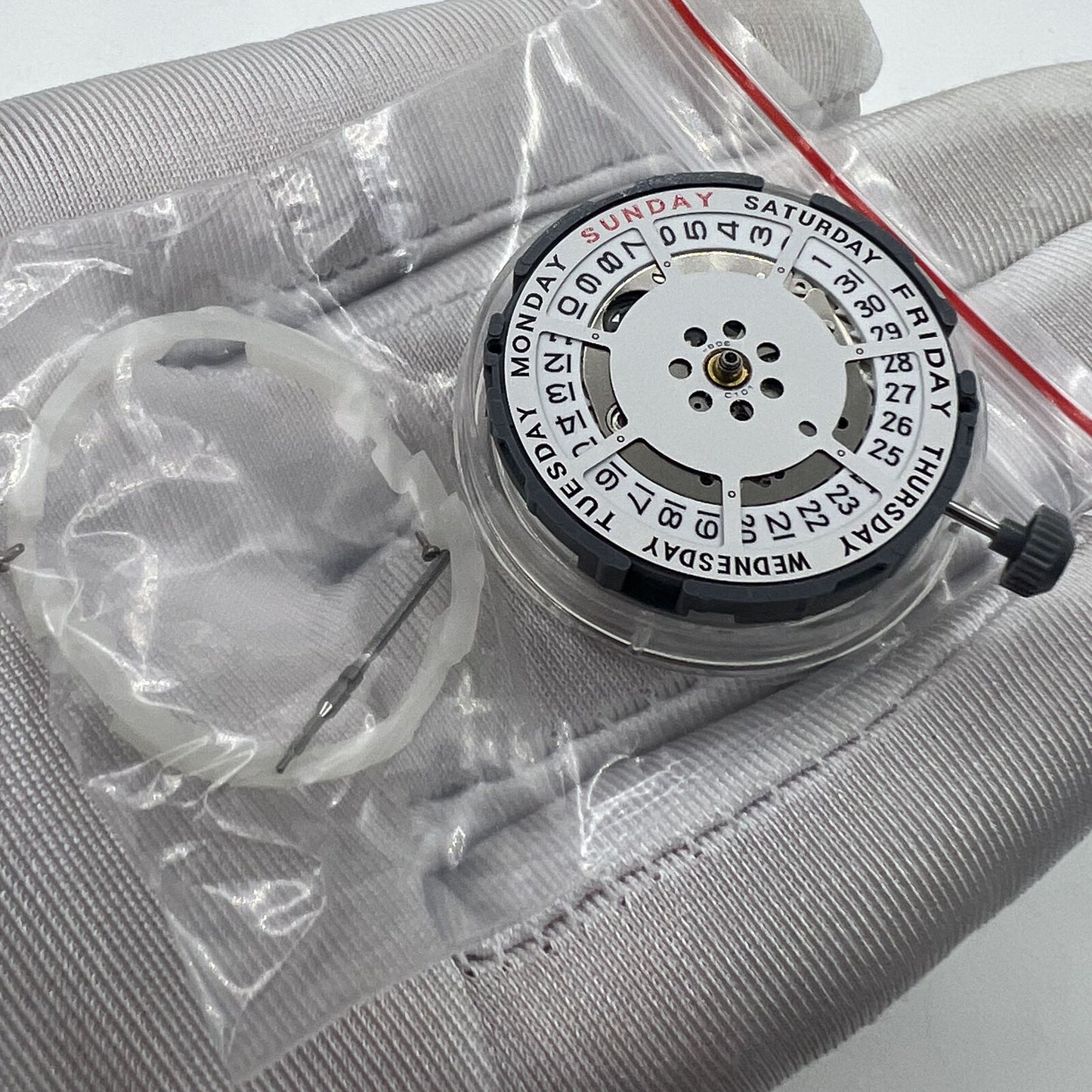 Miyota 8285 automatic watch movement, Japanese precision engineering for durable watch accessories.