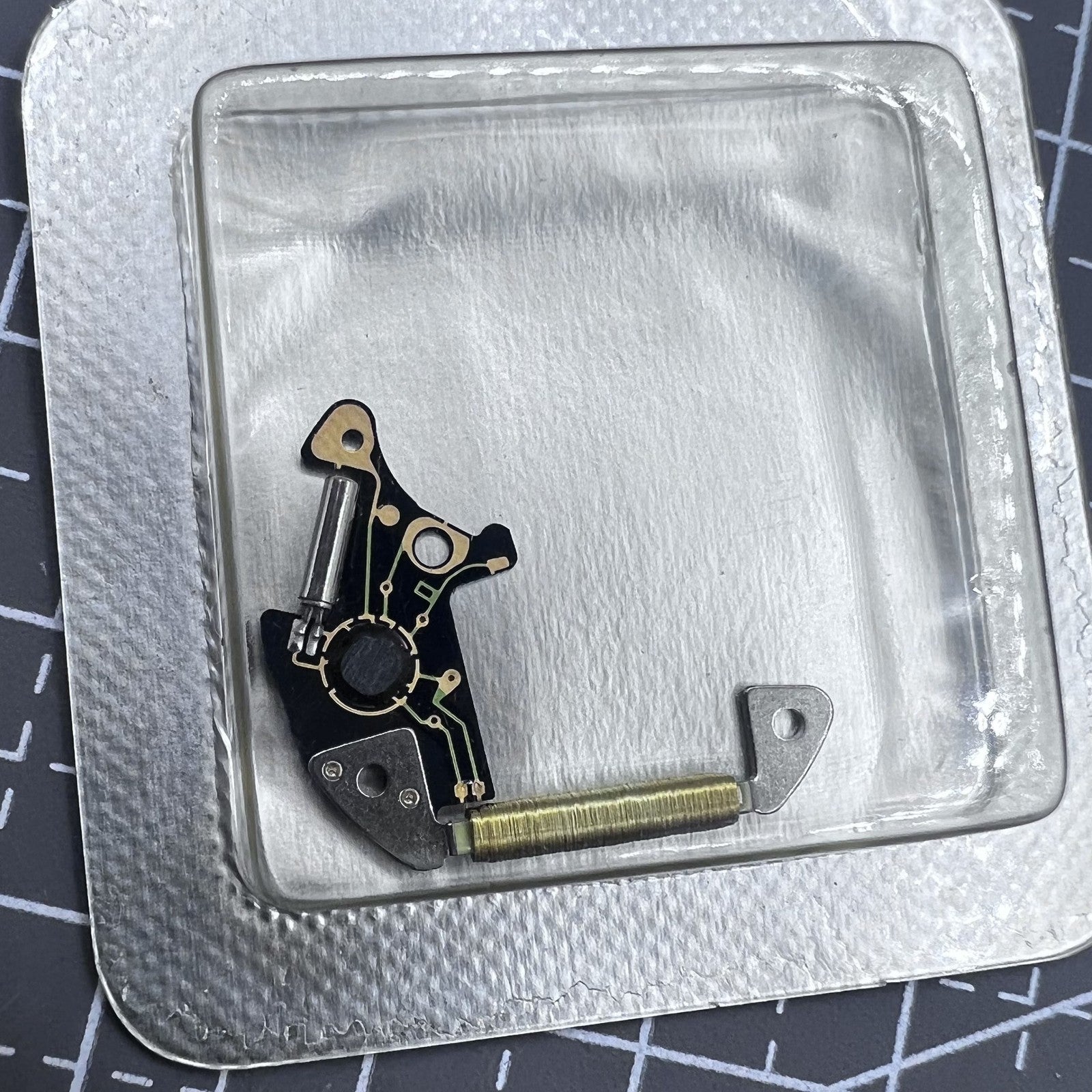 Swiss Leiterplatte compatible with Ronda 1009 1019 quartz movement for precise watch repair.