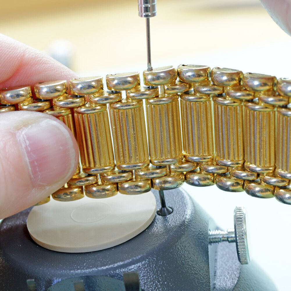 Bergeon 6730 watch band screw holder tool for precise bracelet fitting and removal.