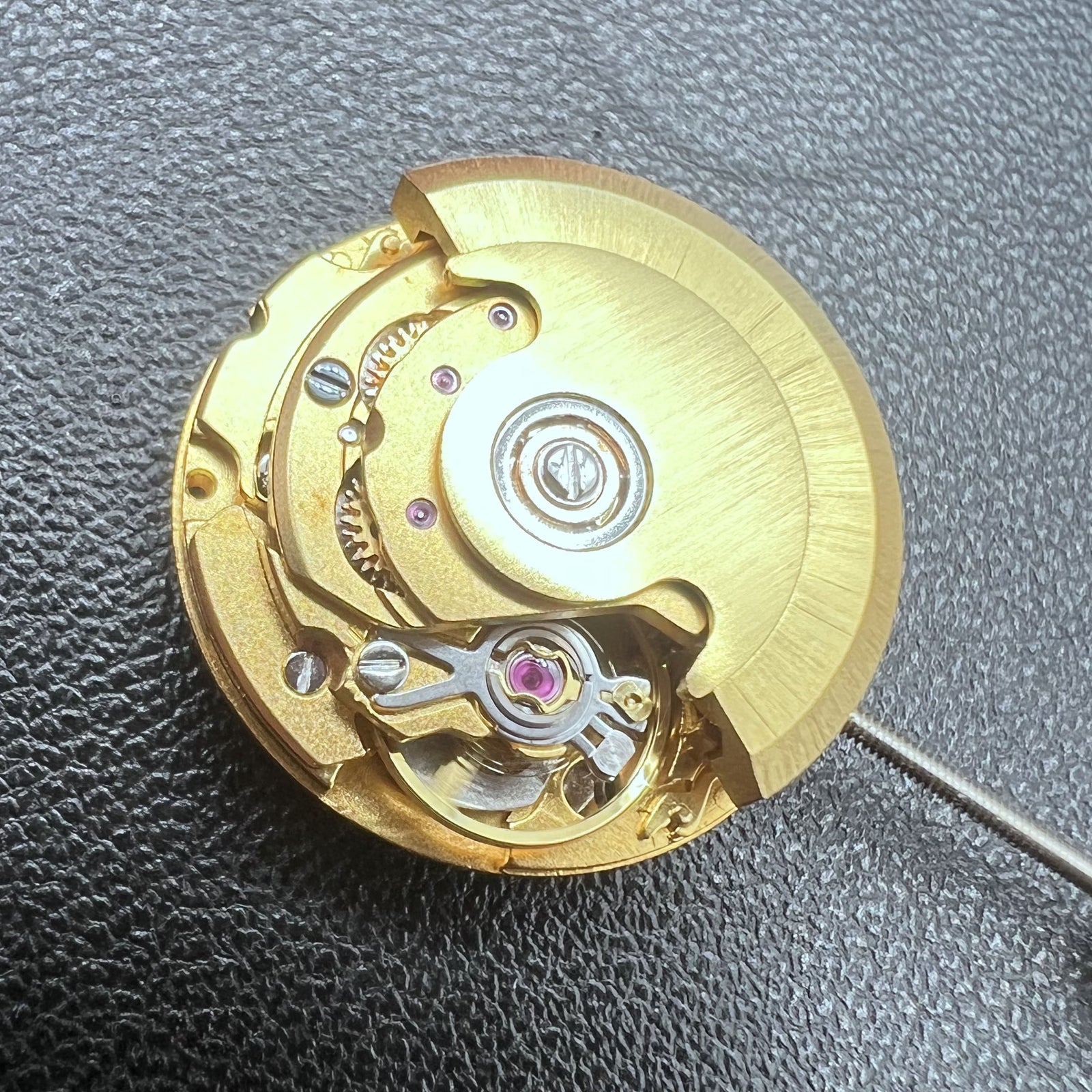 Mechanisches goldenes Uhrwerk ETA2671 mit Datumsanzeige bei 3 Uhr, Ersatz f�r pr�zise Uhren.