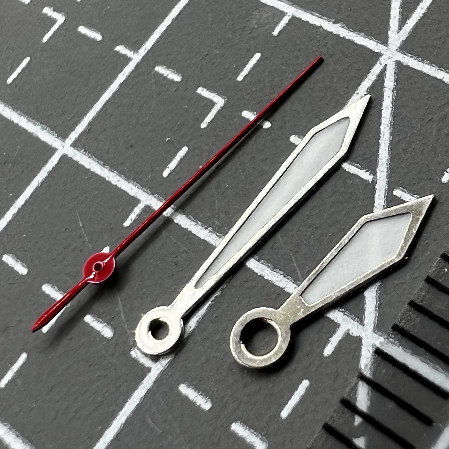 2 Sets Pfeilförmige grüne Leuchtzeiger 12mm Uhrenzeiger für Miyota 1M12 Uhrwerk