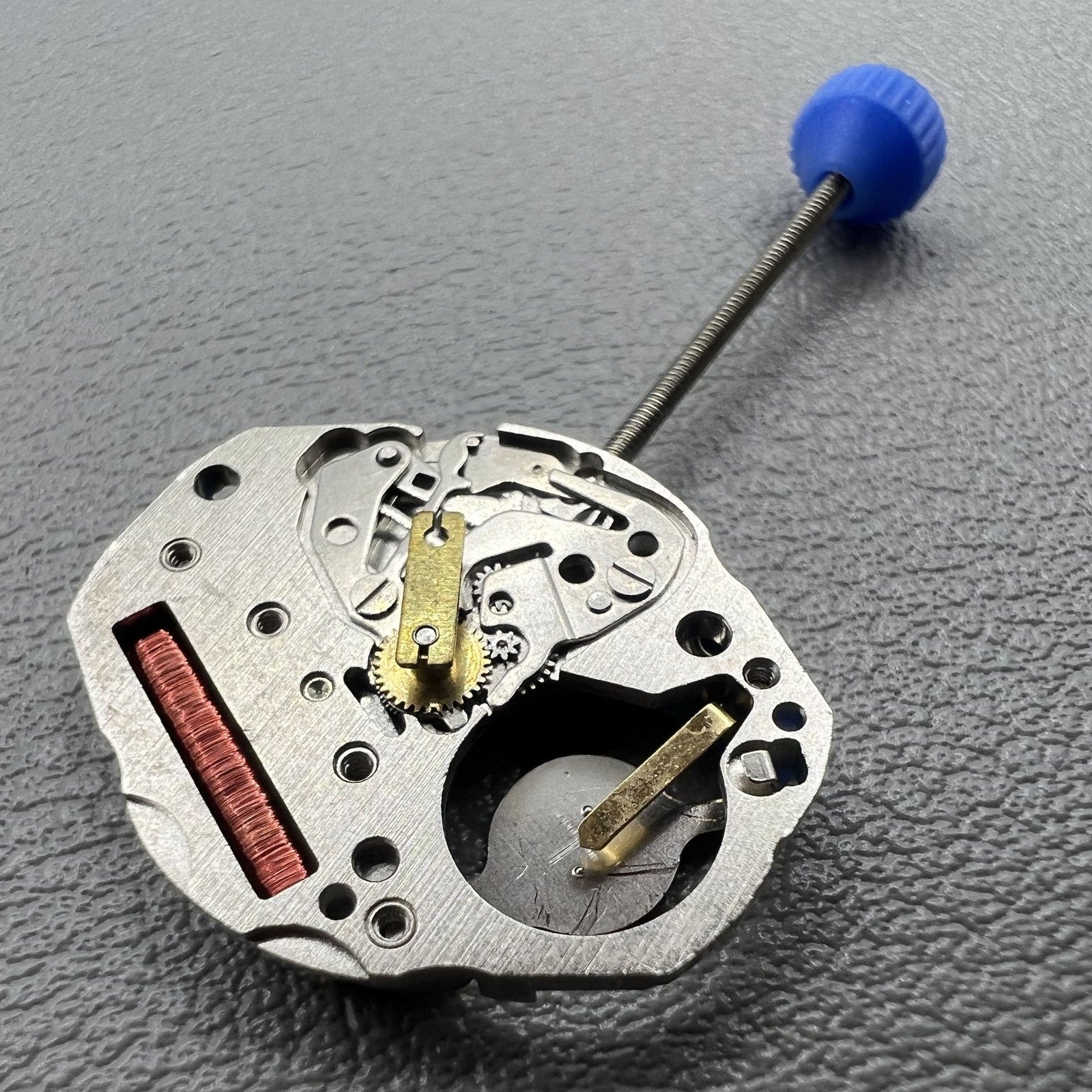 Swiss 910C Uhr Quarzwerk, precise watch movement mechanism for accurate timekeeping by Swiss brand.