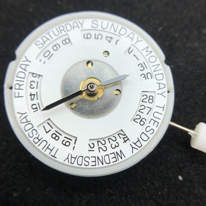 China Made 2834-2 mechanical watch movement with double calendar, date at 3 o?clock and day at 12 position.