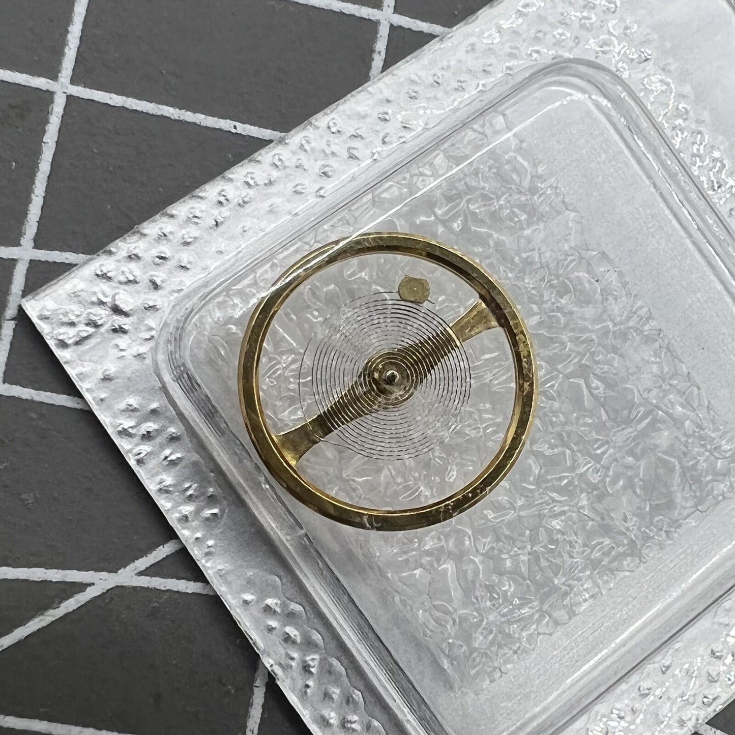 Golden balance wheel with splint for Miyota NH38 NH39 watch movement, perfect for precise timekeeping.