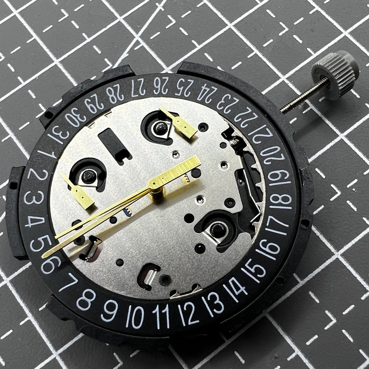 ETA Quarzwerk G10 212 mit Dreizeigerdatum um 6 Uhr f�r pr�zise Uhrwerke