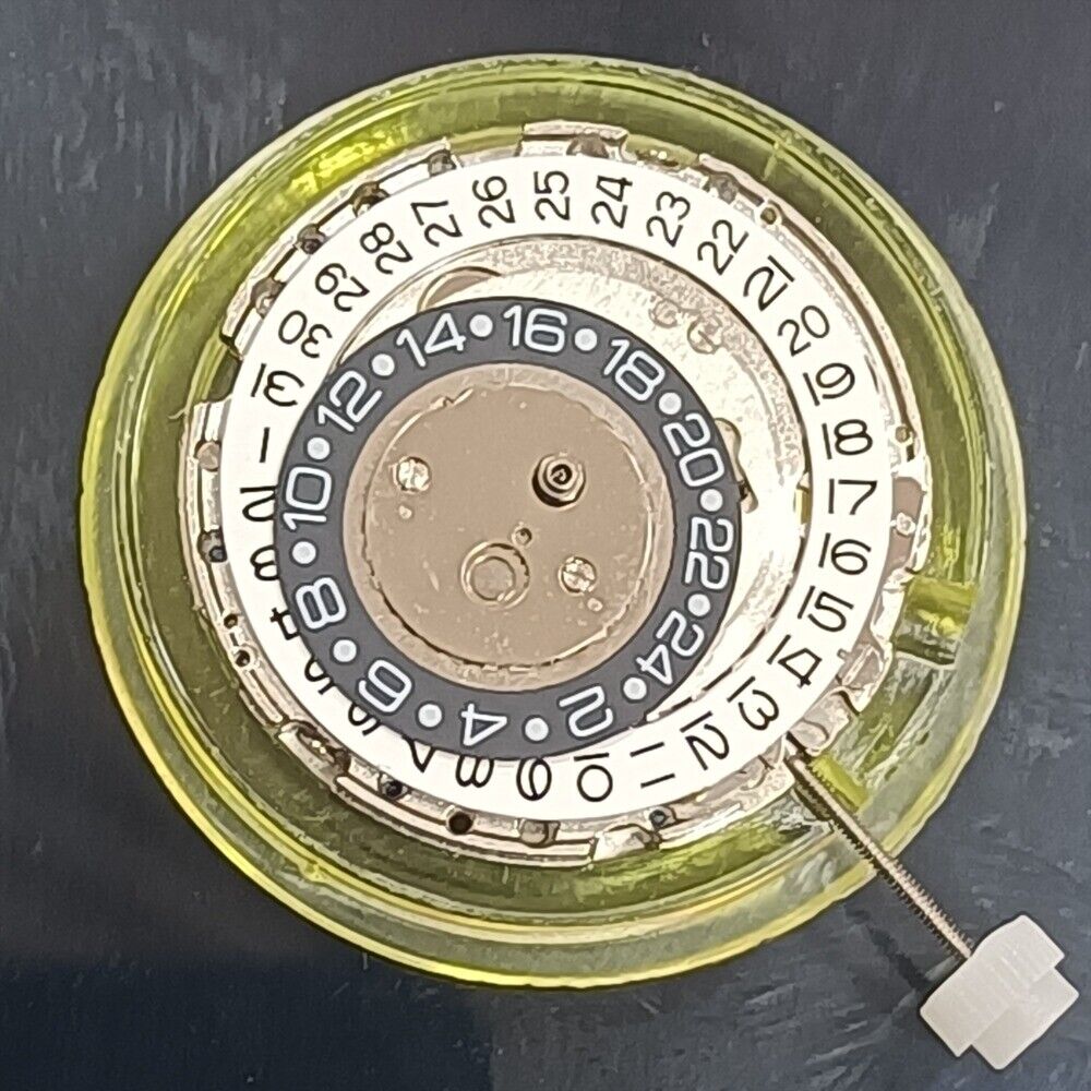 Mingzhu 2813 automatic mechanical movement with 24-hour black disk for precise timekeeping.