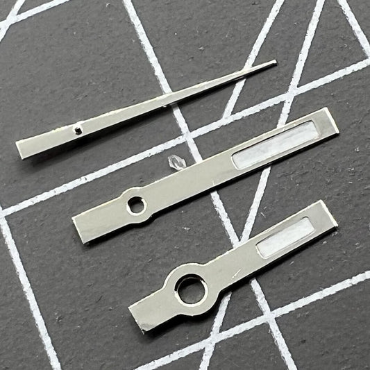 10,5 mm quadratische Spitze, grüne Leuchtzeiger für das Quarzwerk Hattori Epson PC32