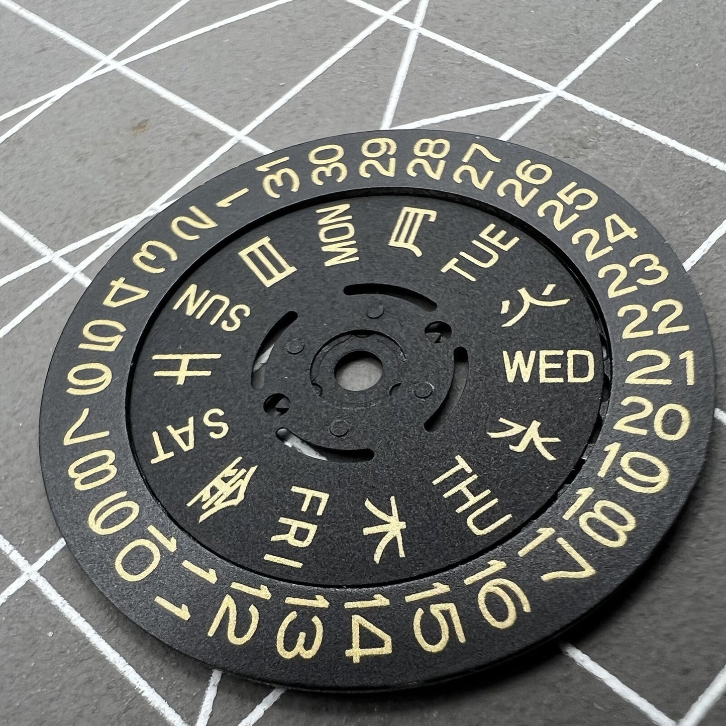 Black date disk with golden font for NH36 movement, date at 3 o'clock, crown at 3/3.8 position, watch accessory.