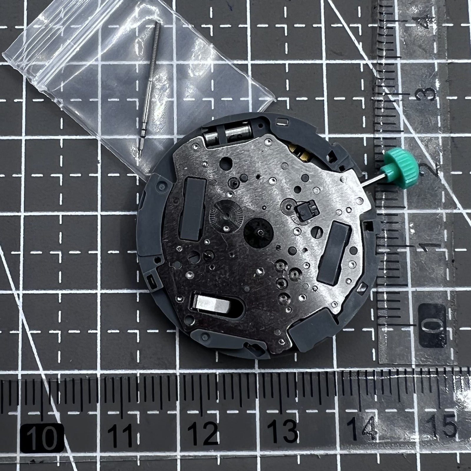 Miyota OS70 multifunctional quartz watch movement, no calendar, used condition, precise timekeeping accessory.