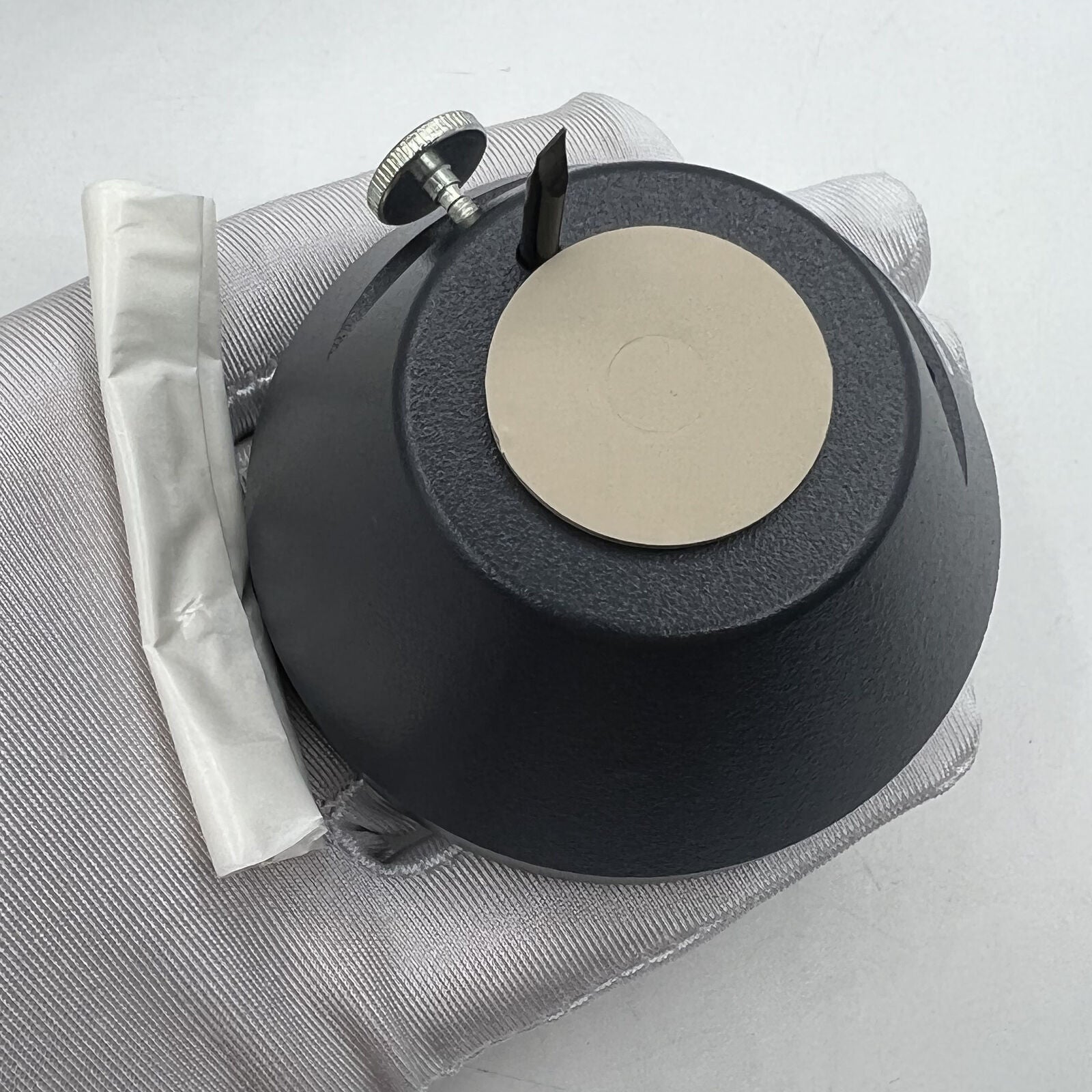 Bergeon 6730 watch band screw holder tool for precise bracelet fitting and removal.