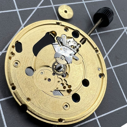 Swiss Made ETA 955.432 quartz watch movement with 2 hands, precision craftsmanship by ETA.