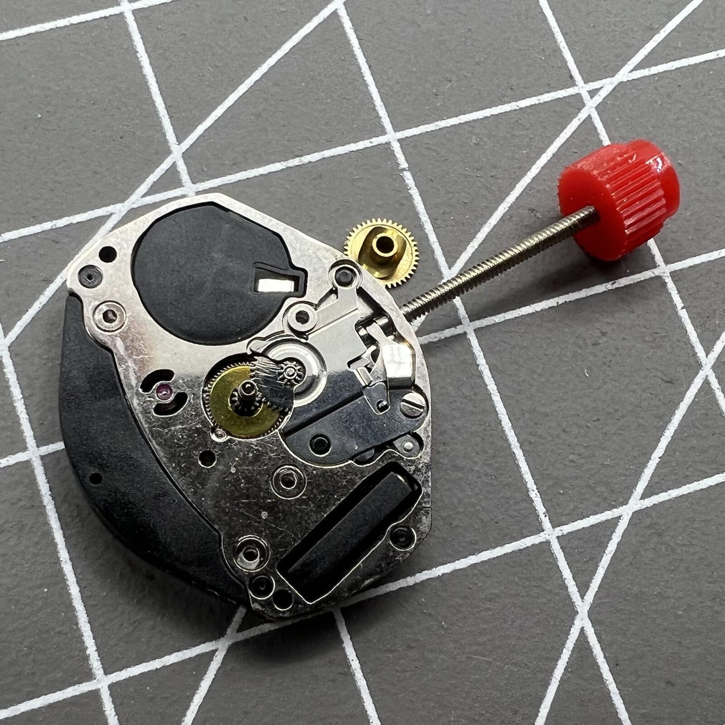 ETA 902.105 quartz watch with 3 hands, Swiss movement, ideal for precise timekeeping and style.