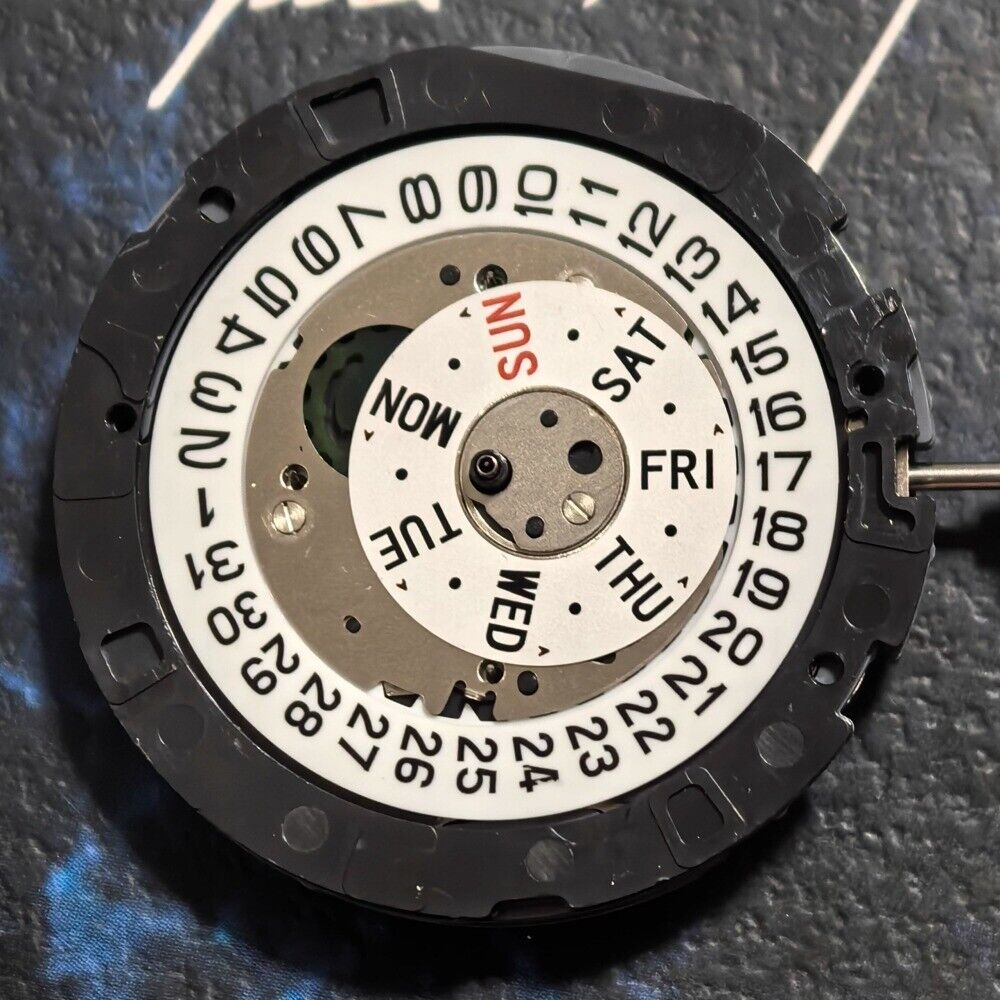 Miyota OS00 quartz watch movement with multifunctional date at 3 o?clock, precise calendar display.