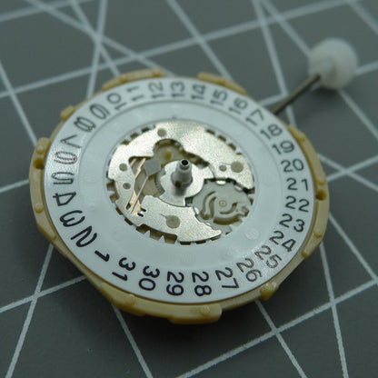 Sunon SP28 quartz watch movement with date at 3 o'clock, 3 hands, precise timekeeping accessory.
