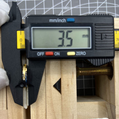 Swiss Made ETA 956.032 quartz watch movement with 2 hands, precise craftsmanship by ETA for reliable timekeeping.