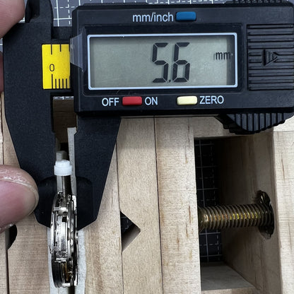 Automatisches mechanisches Kalendermodell mit Einzelanzeige 8205 2813