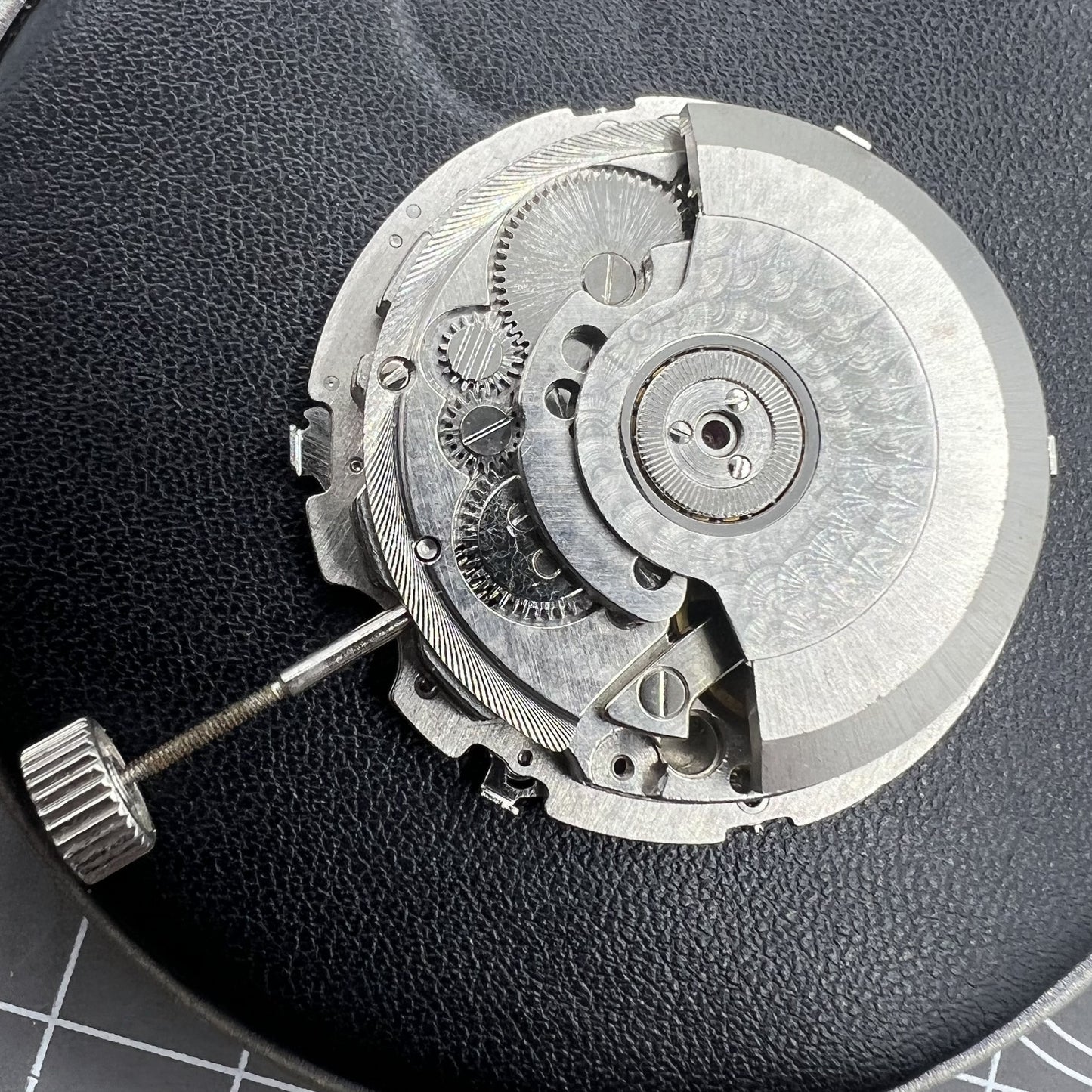Tianjin Seagull ST25 automatic watch movement with large date and three hands, made in China.