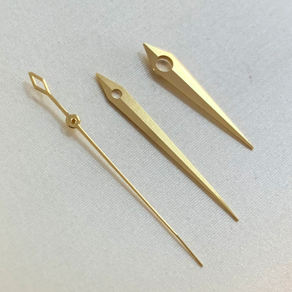 Golden and silver lightning second hands for NH35 NH36, precise watch accessory.