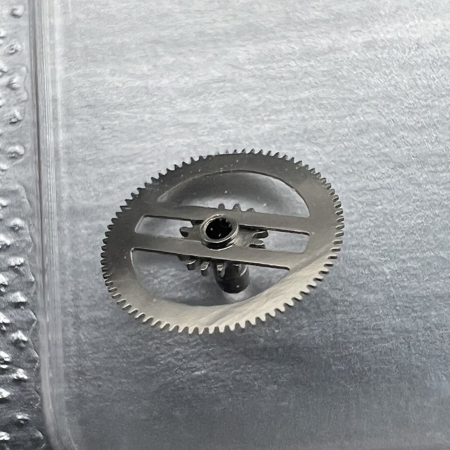 Cannon pinion watch part for SW200 movement, ensuring precise timekeeping accuracy.