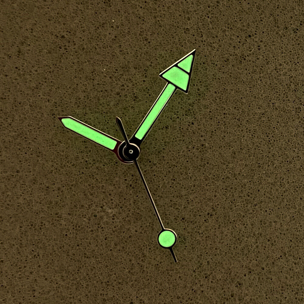 Arrow-shaped green luminous watch hands with silver trim for NH35/NH36/4R/7S movements, stylish and visible.