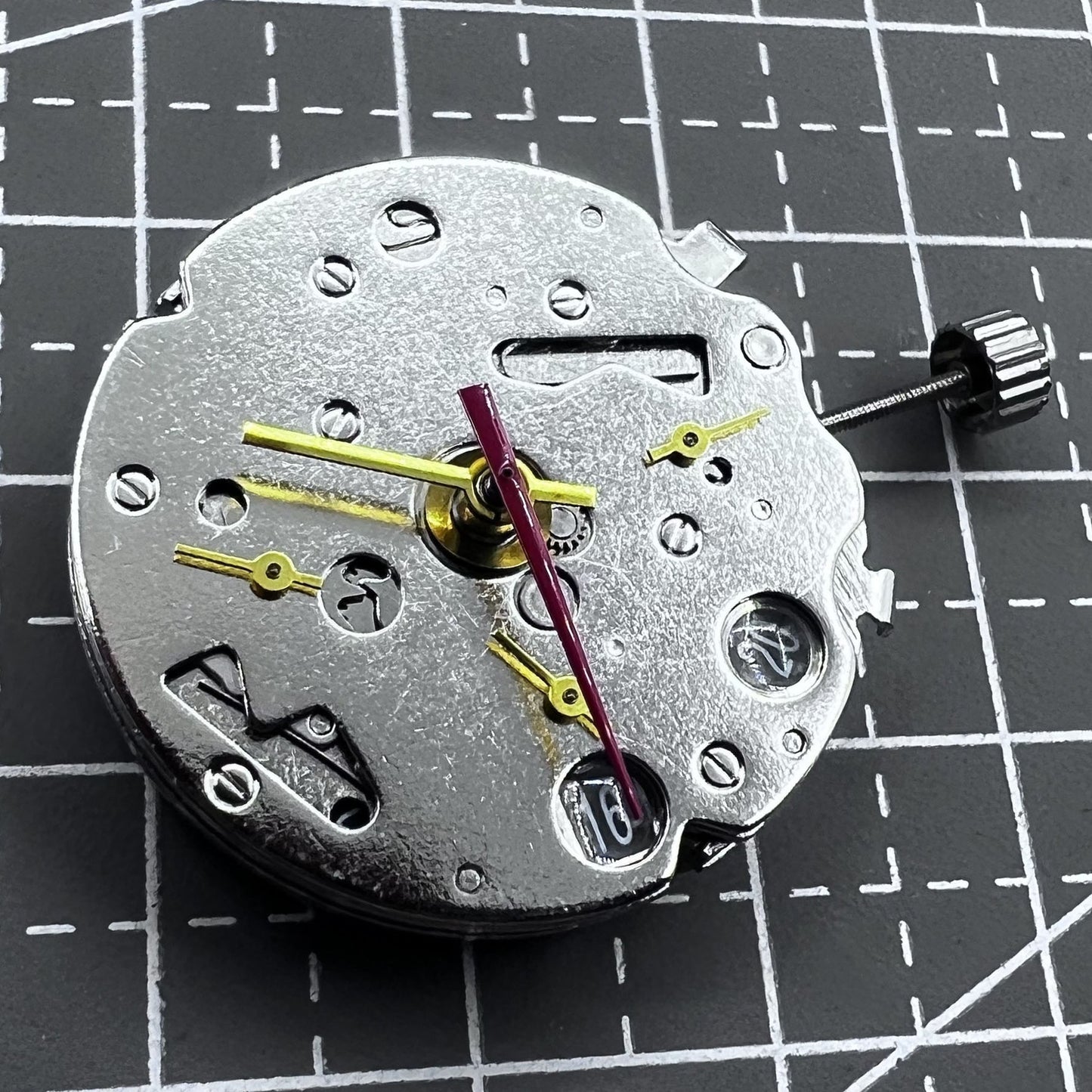 Seagull ST16 mechanische Herrenuhr mit schwarzem Zifferblatt, Datum bei 6 Uhr, 7 Zeigern und Kalenderfunktion.