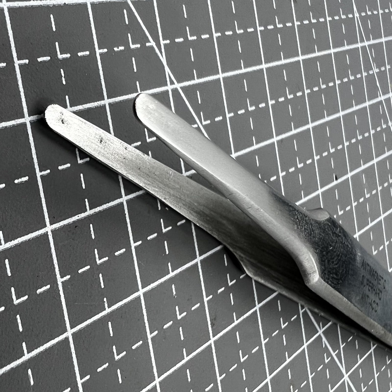 ST13 Antimagnetic Tweezer, superhard stainless steel for precise, acid-resistant watch repairs