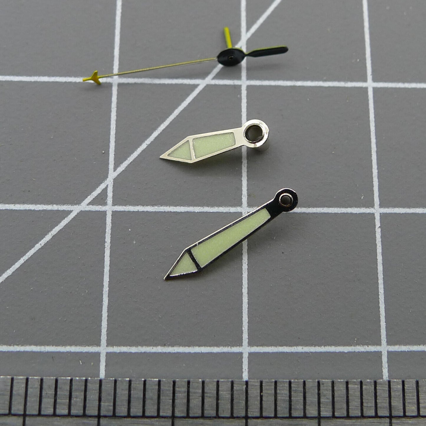 Aiguilles lumineuses pour mouvement Miyota 2035, longueurs 16 mm/12 mm/9 mm, n° 1530