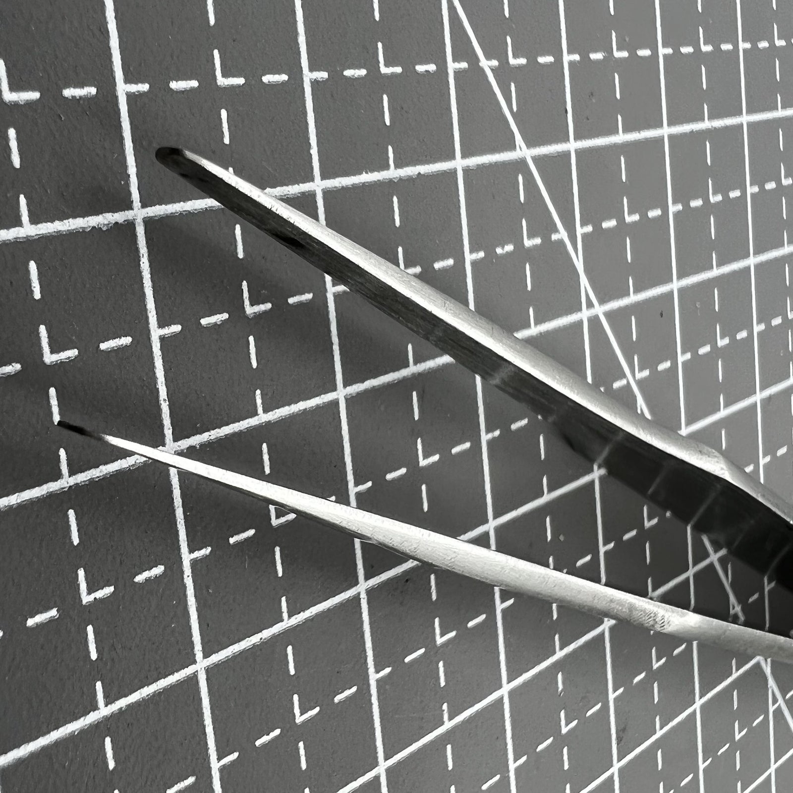 ST13 Antimagnetic Tweezer with superhard stainless steel, acid-resistant, ideal for precise watch repair tasks.