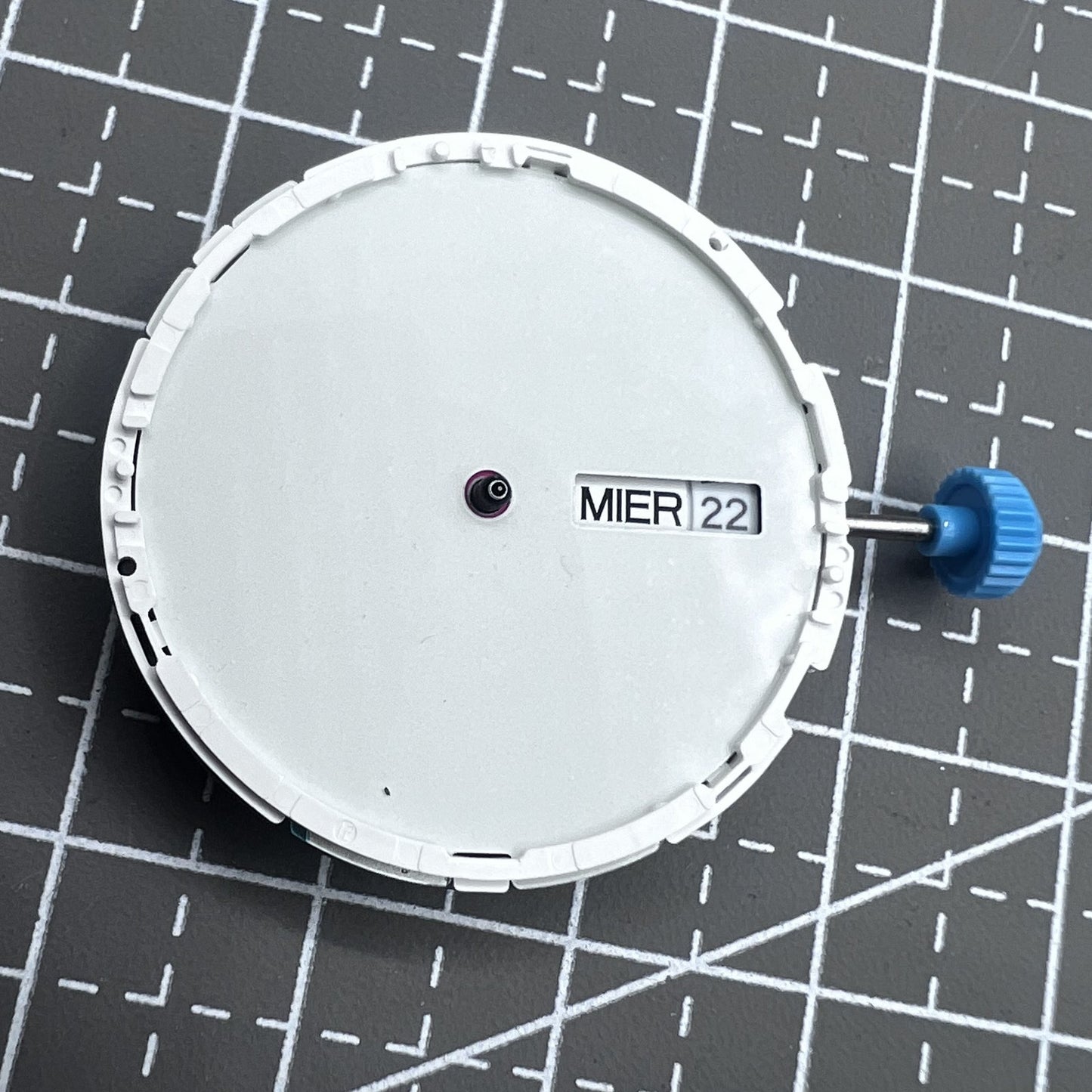 Japan Miyota 6N00 Quarzuhrwerk mit 3 Zeigern und Doppelkalendar ? pr�zises Uhrwerk f�r elegante Armbanduhren.
