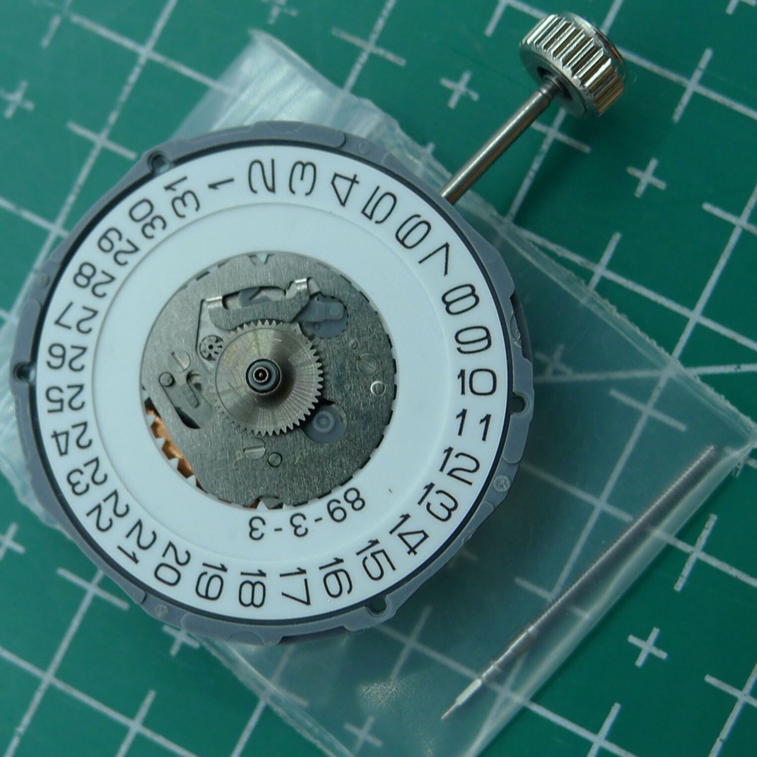 Miyota 6M17 quartz watch movement, 3 hands, Japan-made, for precise watch repairs and replacements.