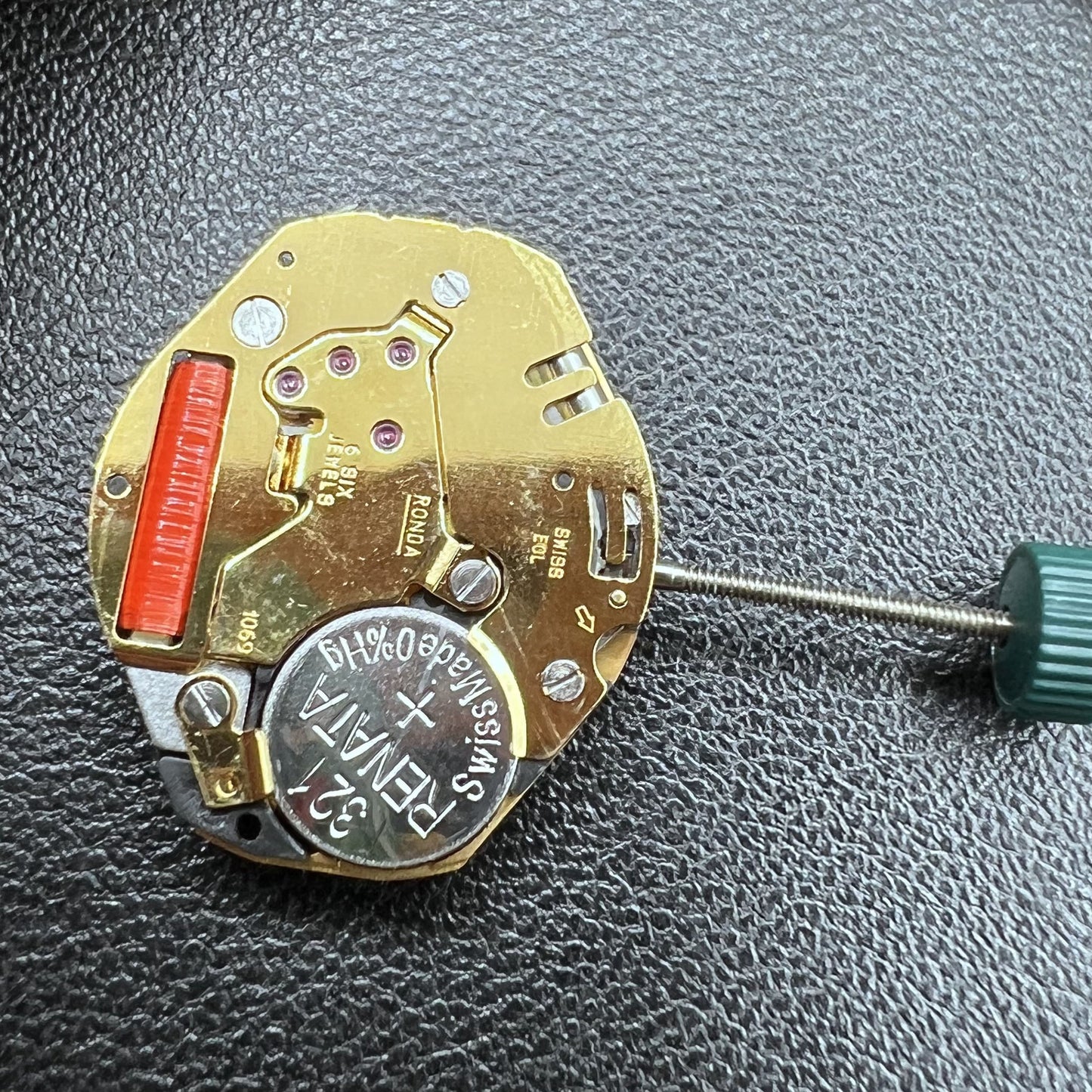 Quarzwerk Swiss Ronda 1069 goldbeschichtet, langlebiges Uhrwerk Ersatzteil f�r pr�zise Zeitmessung