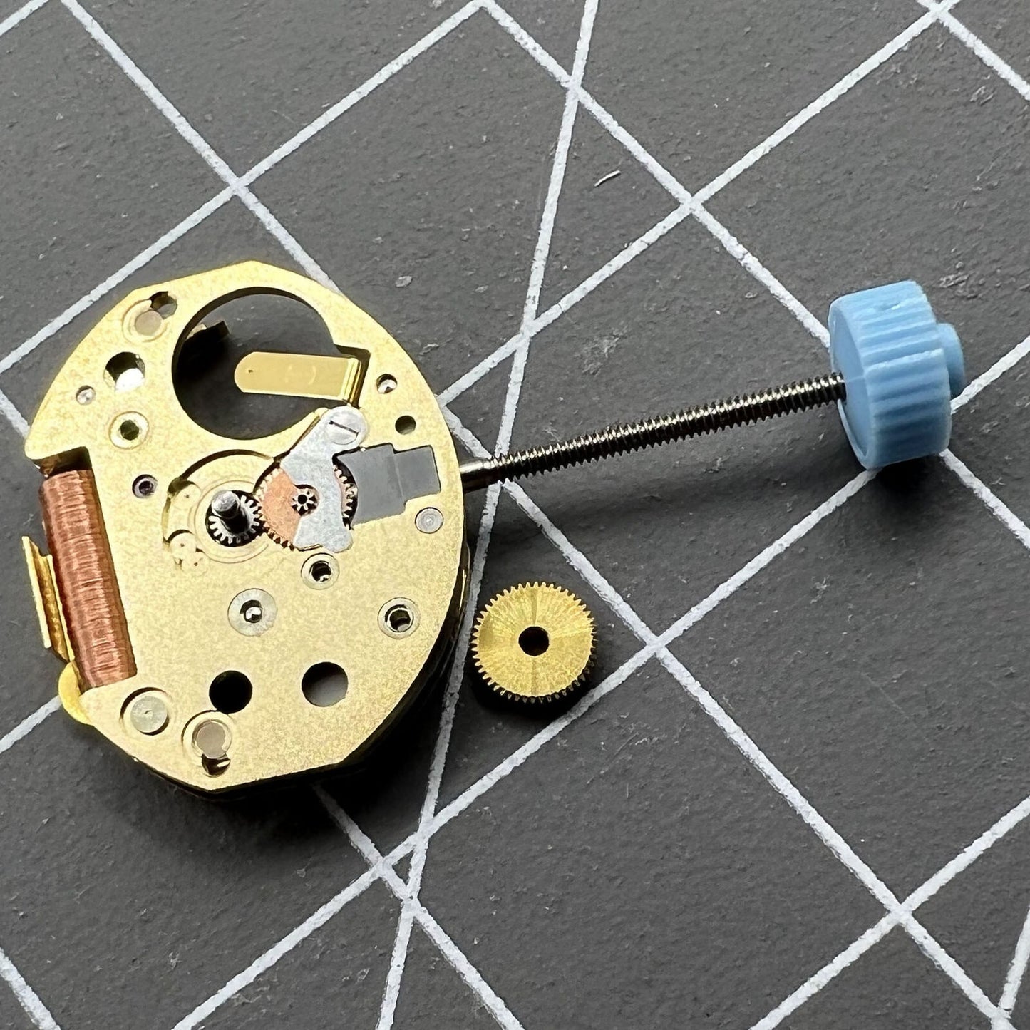 Swiss Made Ronda 751 quartz watch movement, precise timekeeping for watch accessories.