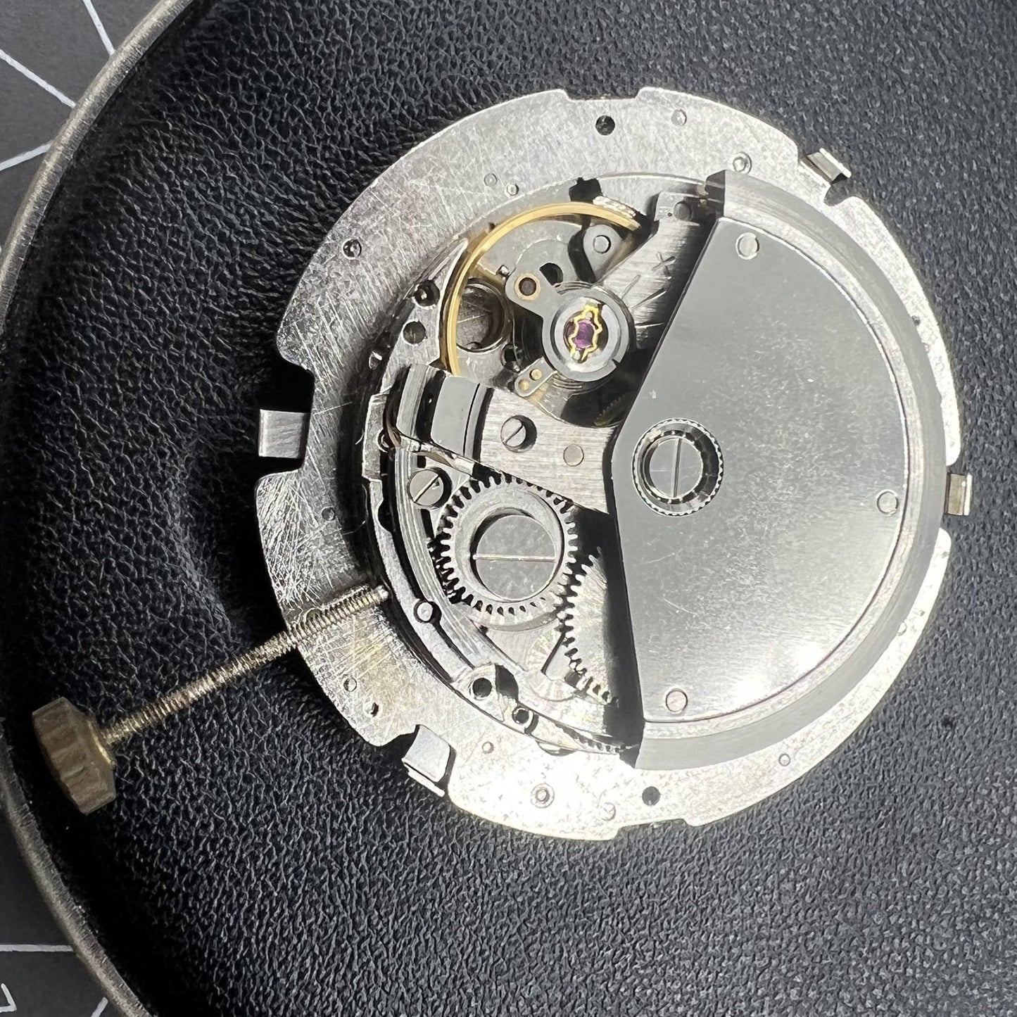 Shanghai Automatische mechanische Uhr R21 mit pr�zisem Uhrwerk, Made in China, stilvolles Design f�r Alltag und B�ro.