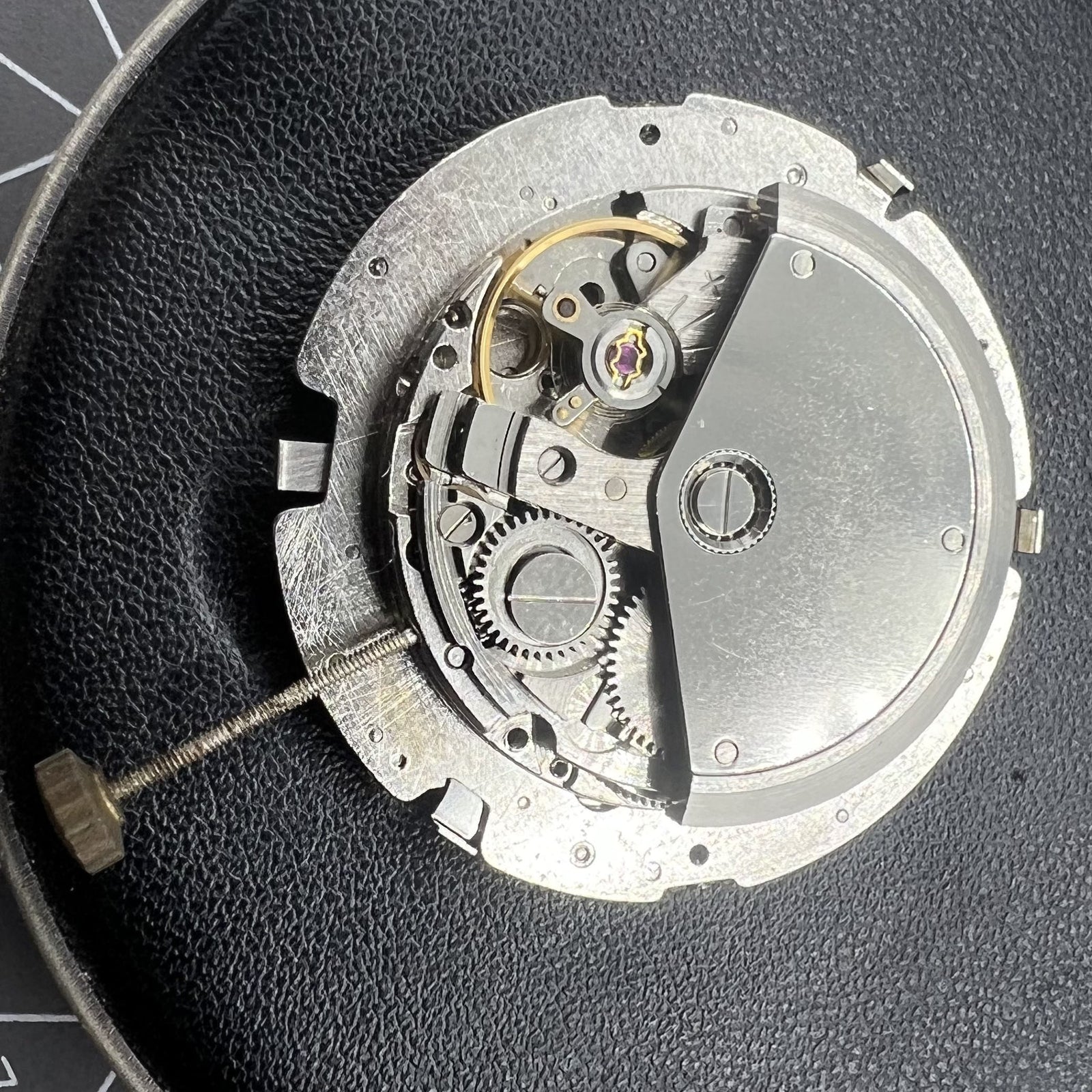 Shanghai Automatische mechanische Uhr R21 mit pr�zisem Uhrwerk, Made in China, stilvolles Design f�r Alltag und B�ro.