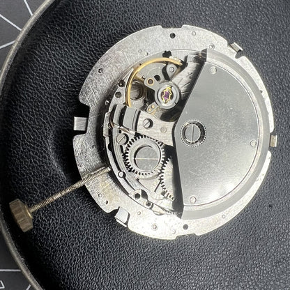 Shanghai Automatische mechanische Uhr R21 mit pr�zisem Uhrwerk, Made in China, stilvolles Design f�r Alltag und B�ro.