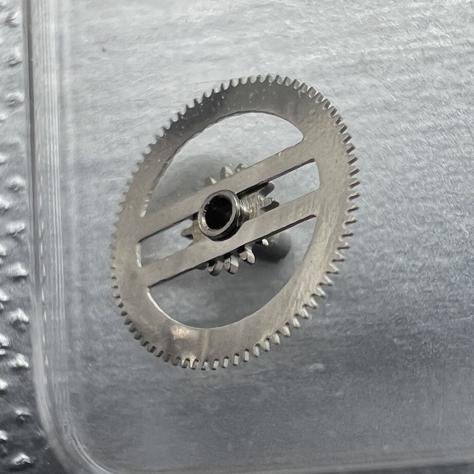 Free cannon pinion watch part compatible with SW200 movement for precise timekeeping.