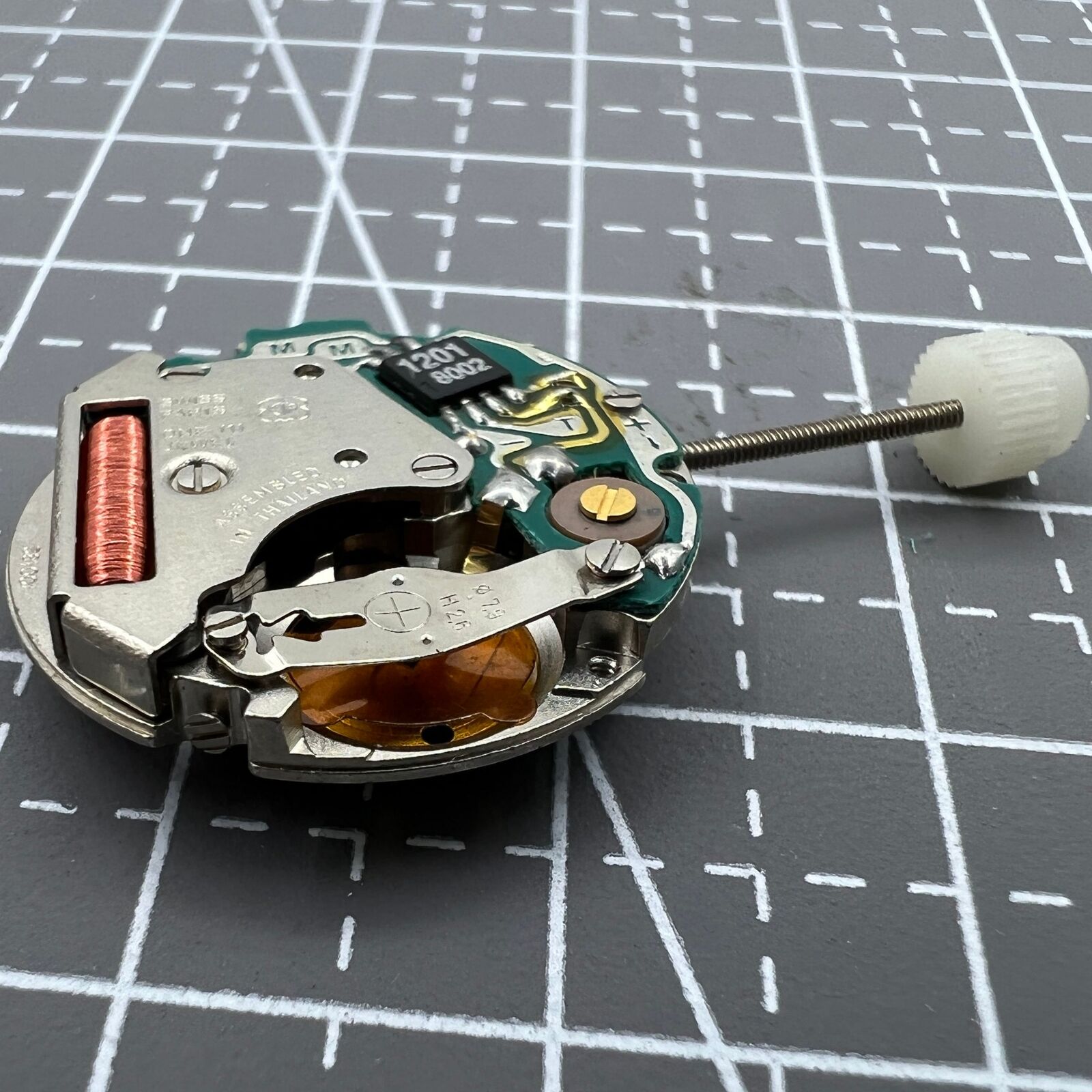 ETA 581.001 Swiss quartz watch movement with 2 hands, precise replacement for accurate timekeeping.