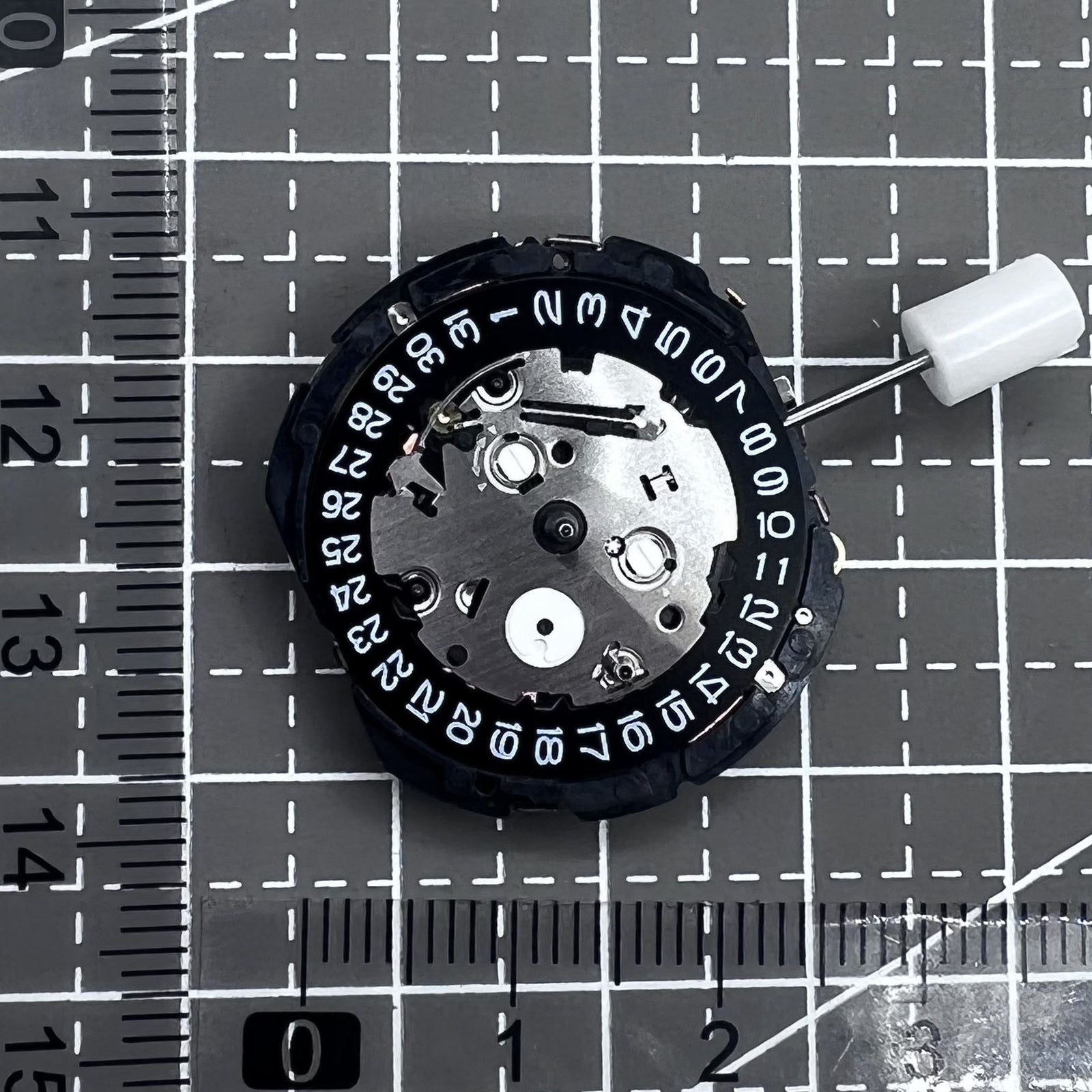Seiko Quartz 7T92A watch movement, high-precision Japanese craftsmanship for reliable timekeeping.