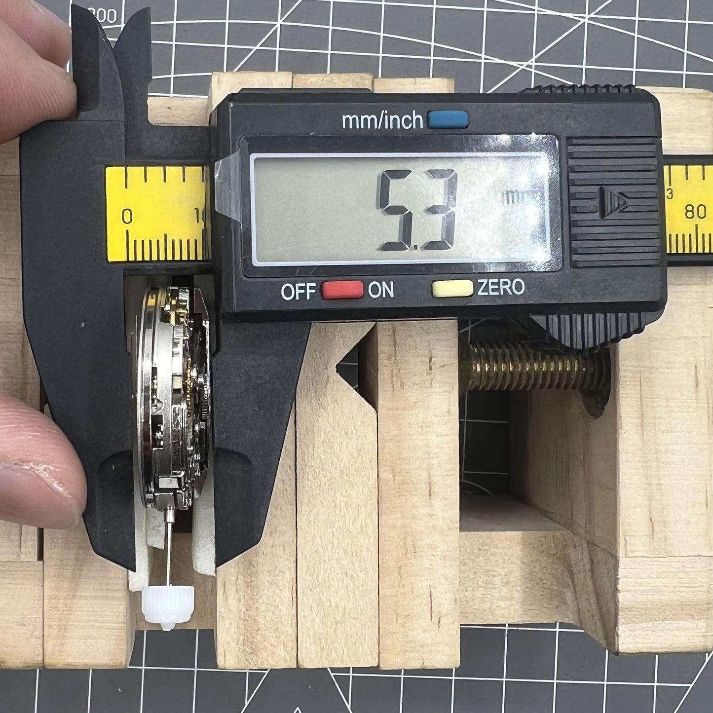 Automatisches mechanisches Uhrwerk Shanghai 7750 mit schwarzem Zifferblatt kleine Sekunde bei 9 Uhr Wochentag Datum