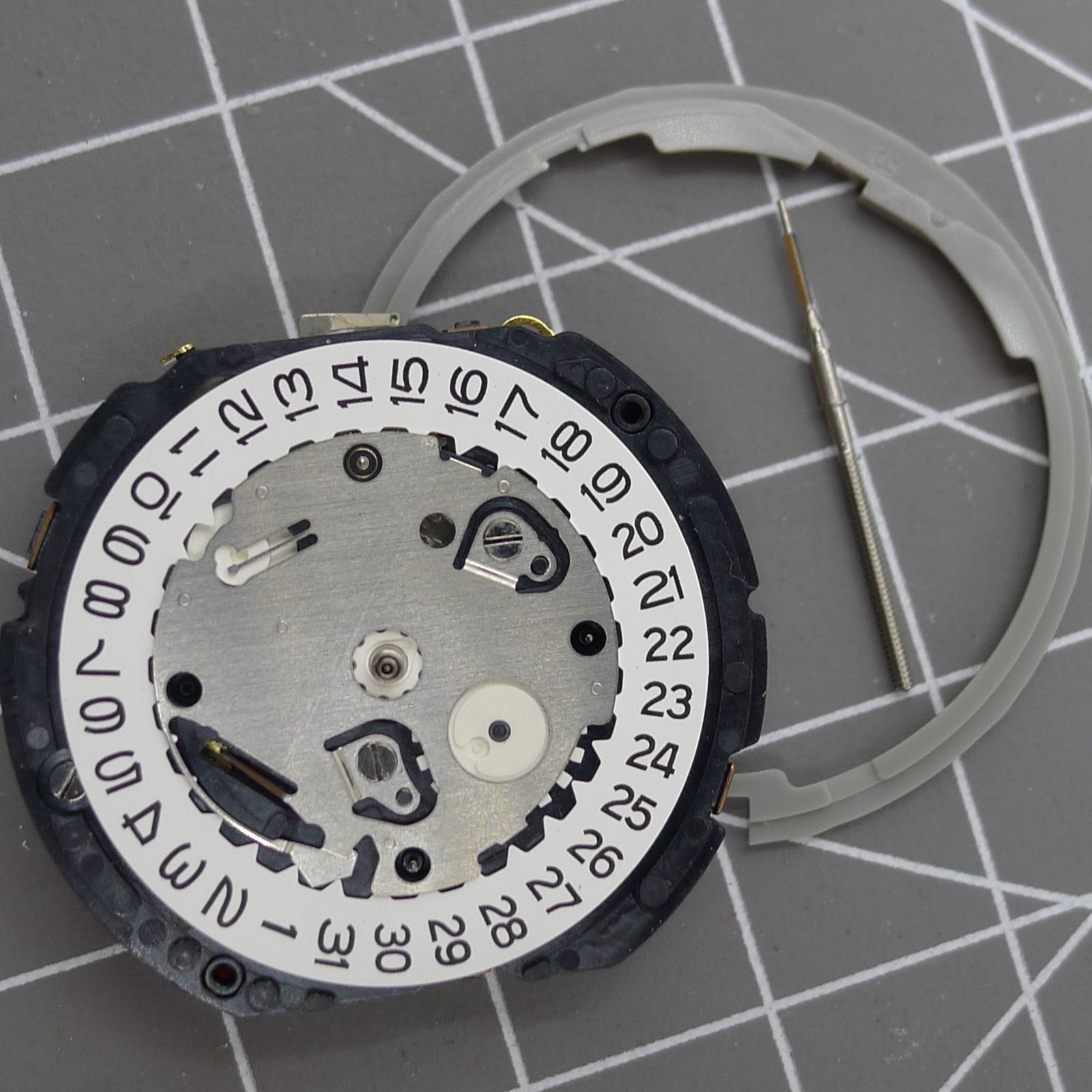 Hattori Epson TMI YM12A quartz watch movement, precision Japan-made mechanism for accurate timekeeping